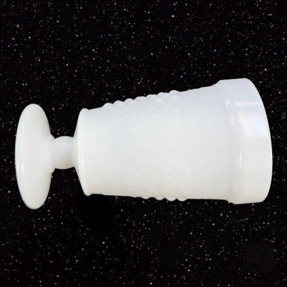 Anchor Hocking White Milk Glass Footed Tumbler Goblet Grape Vine Vintage Set 4 - Picture 5 of 12